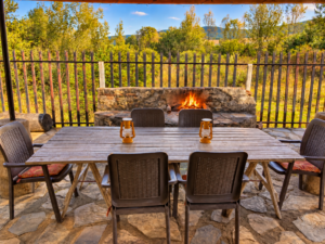 Star Gazers Cottage Outdoor Dining